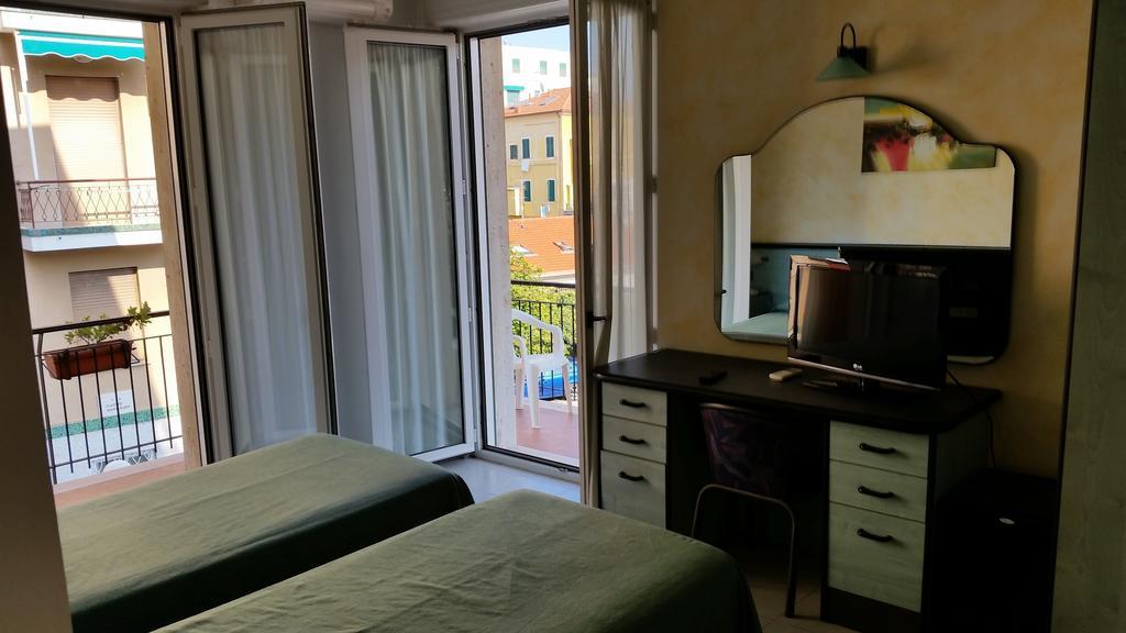 Hotel San Nazario Varazze Szoba fotó