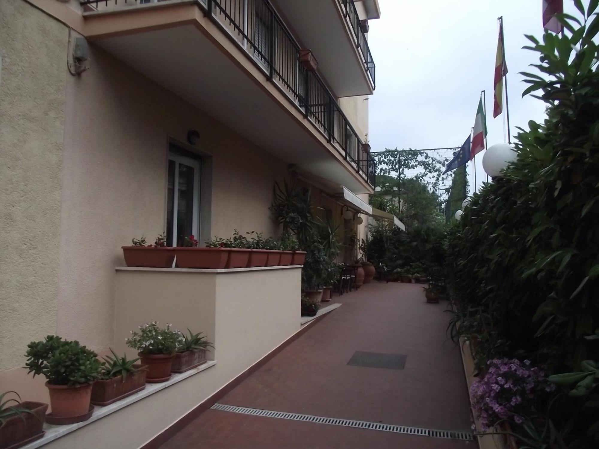 Hotel San Nazario Varazze Kültér fotó